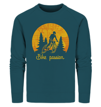 Lade das Bild in den Galerie-Viewer, Bike Passion - Organic Sweatshirt - Outdoorherz
